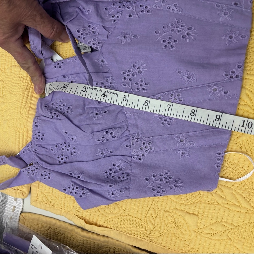 Love Tree Crop Eyelet Tank - Picture 4 of 9